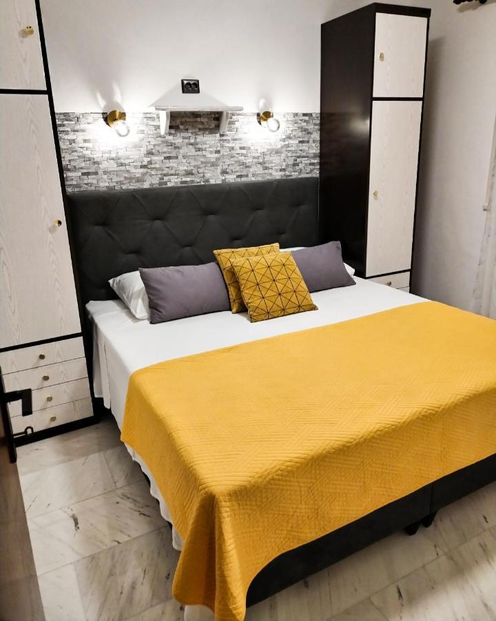 Beachfront Apartment Nikol Žaborić Kültér fotó