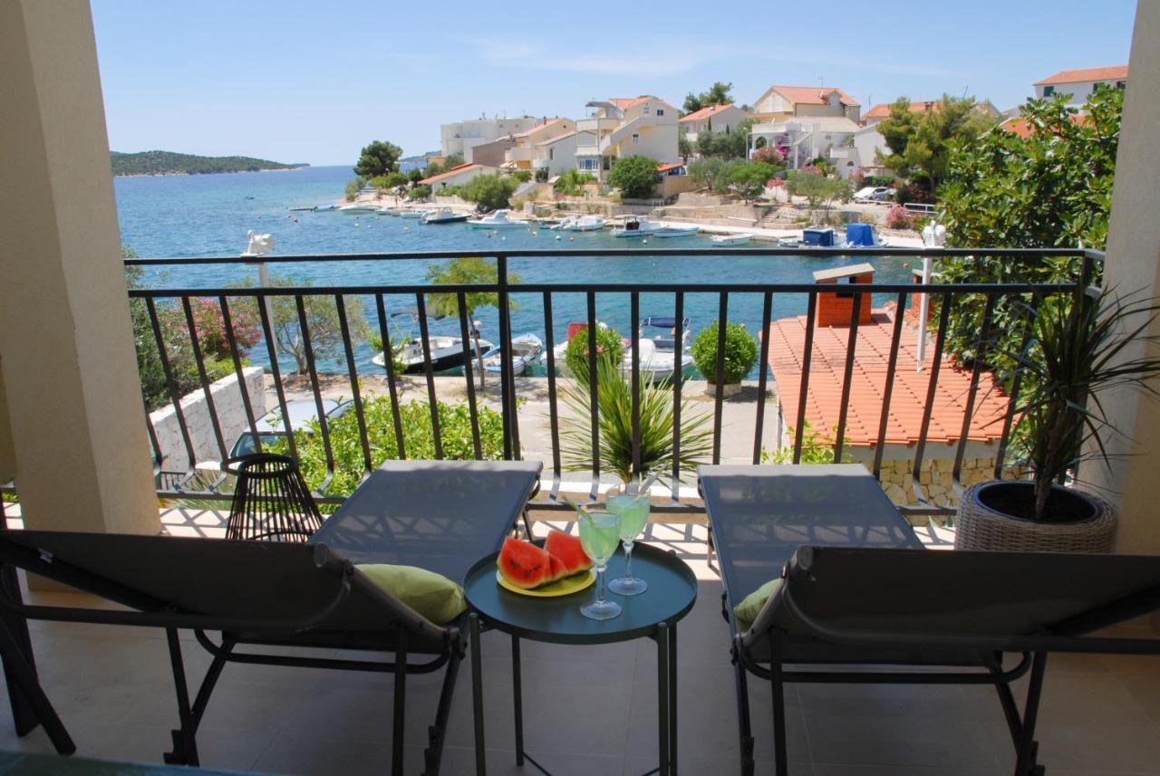 Beachfront Apartment Nikol Žaborić Kültér fotó