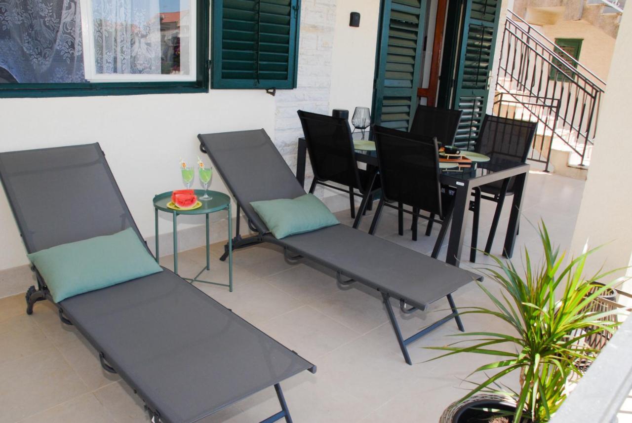 Beachfront Apartment Nikol Žaborić Kültér fotó